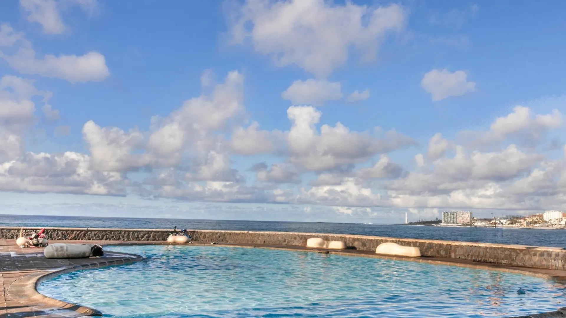 Апартаменты Coral Beach Бахамар